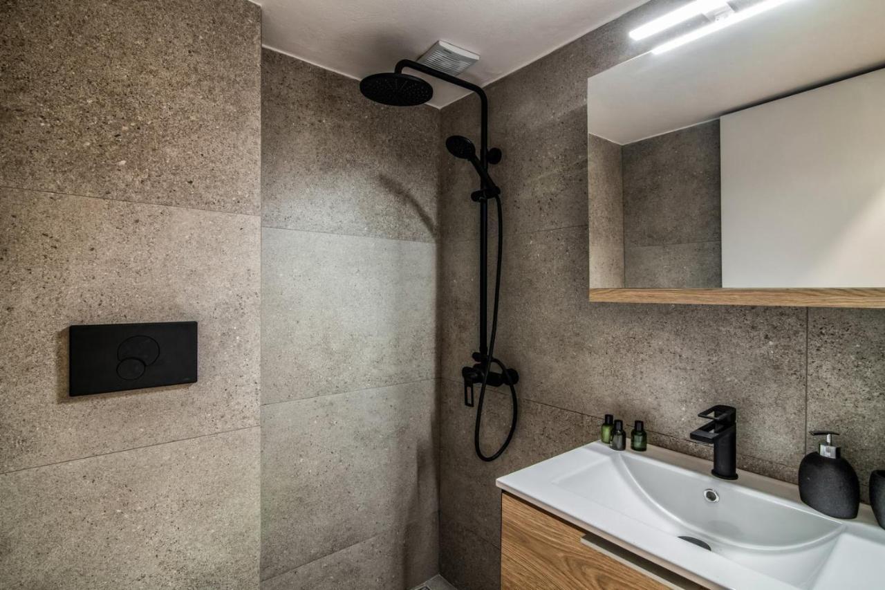 The Big Little One. Stylish & Convenient Apartment 伊拉克利翁 外观 照片