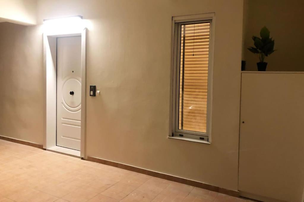 The Big Little One. Stylish & Convenient Apartment 伊拉克利翁 外观 照片
